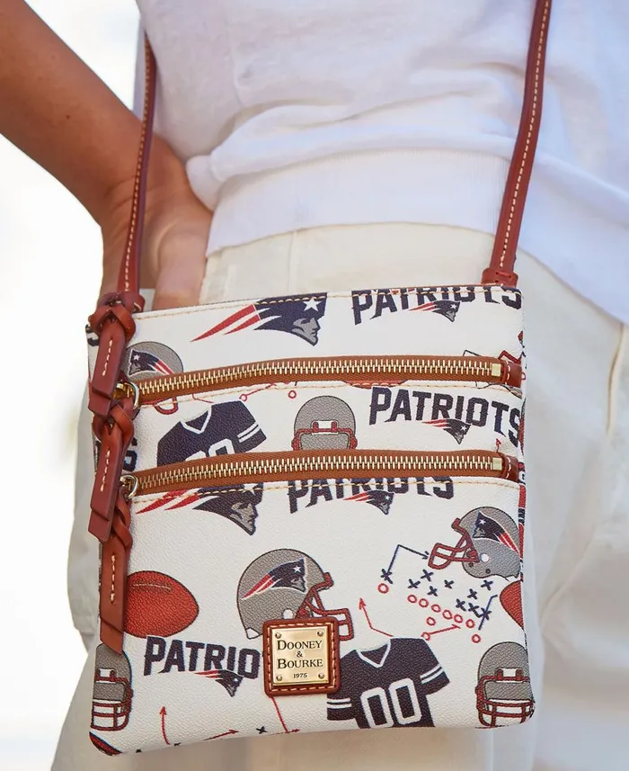 Dooney and Bourke Crossbodies NFL Patriots N S Triple Zip Crossbody Patriots 8211 WomenMen