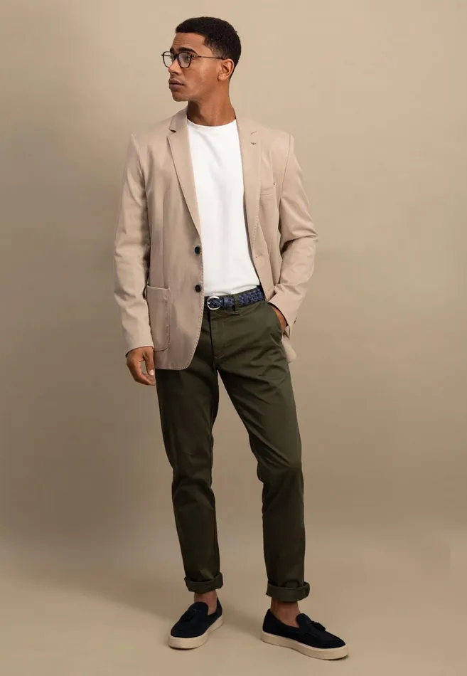 Jackets and Coats Men FYNCHHATTON Summer Jacket With A Subtle LogoTail Dark Navybeige