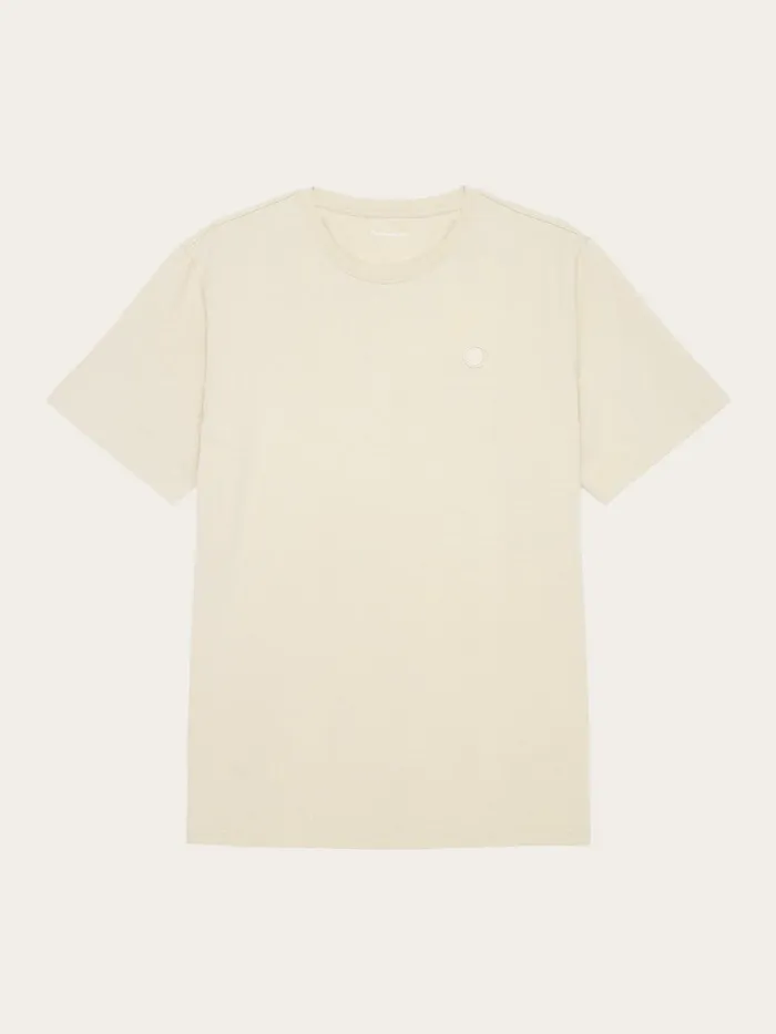 KnowledgeCotton Apparel TShirts Regular Fit Badge Tshirt Light Feather Gray 8211 Men KnowledgeCotton Apparel TShirts Regular Fit Badge Tshirt Light Feather Gray 8211 Men