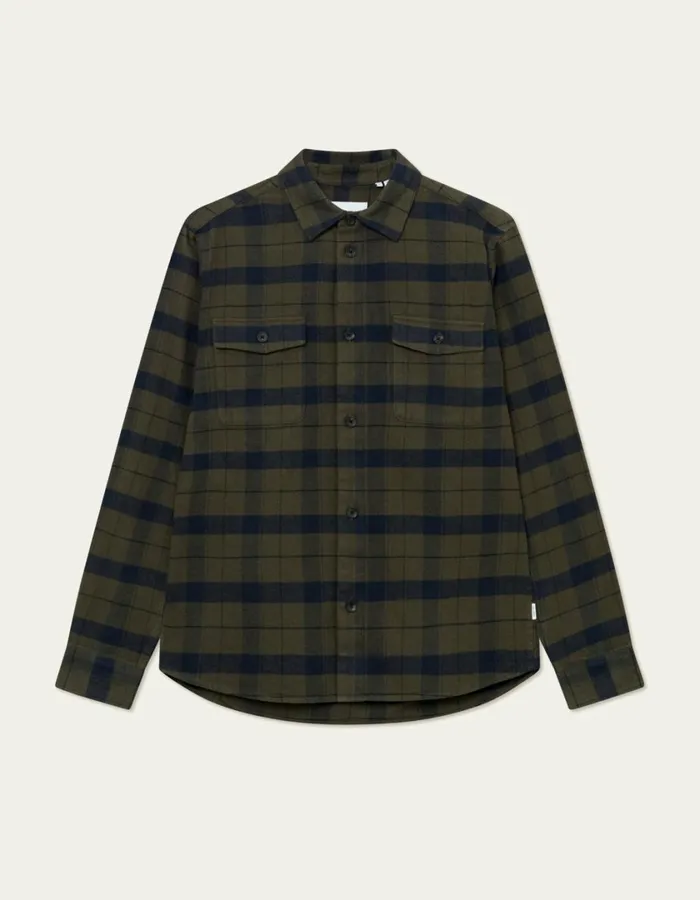 Men Lennon Flannel Check Overshirt 8211 RosinDark Navy Les Deux ShirtsOvershirts Men Lennon Flannel Check Overshirt 8211 RosinDark Navy Les Deux ShirtsOvershirts