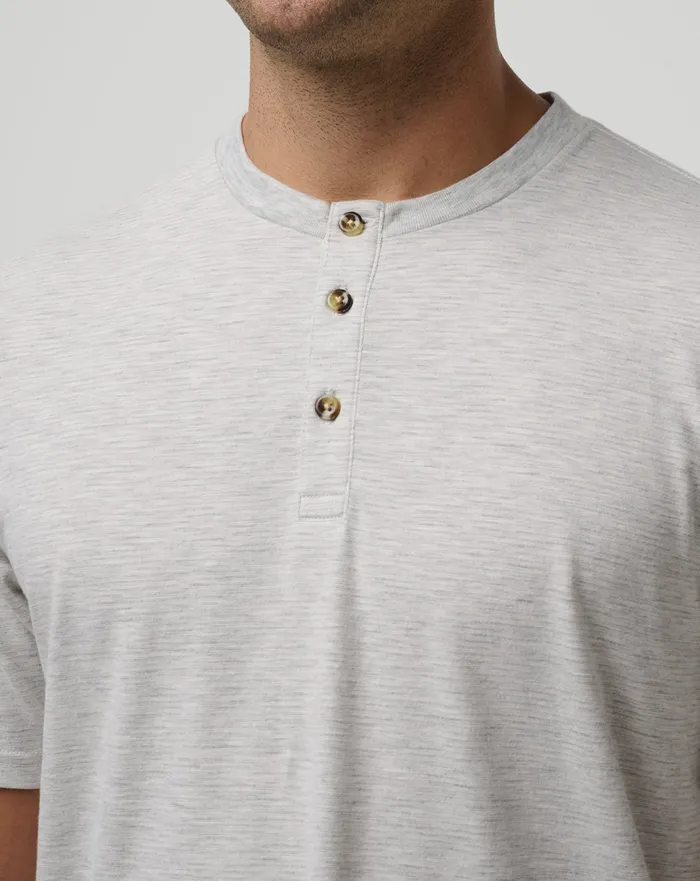 Men Tees TravisMathew ALL ADRIFT TEE Heather Light Grey