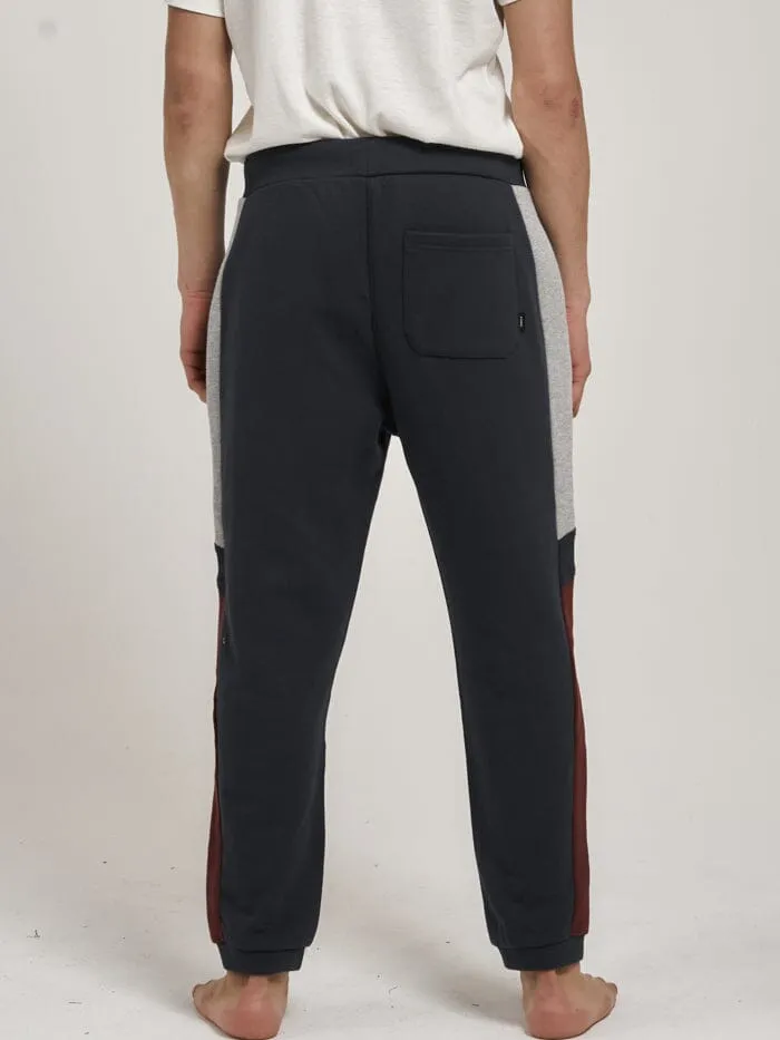 Mens Chariot Panel Fleece Pant Total Eclipse Thrills Pants