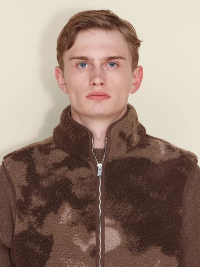 Outerwear Men Holzweiler Min Camo Fleece Vest Brown Mix