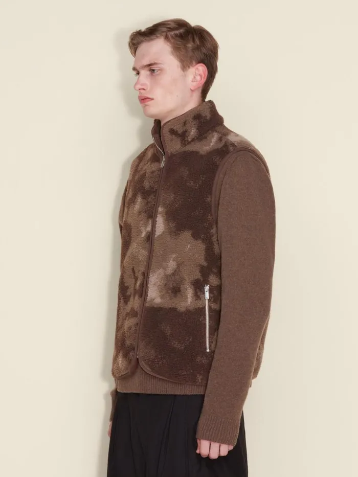 Outerwear Men Holzweiler Min Camo Fleece Vest Brown Mix