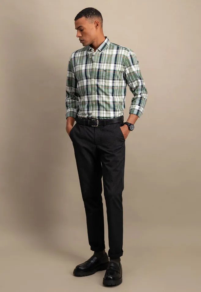Shirts Men FYNCHHATTON Carroted Shirt With Buttondown Collar Dark Emeraldvibrant Bluerust