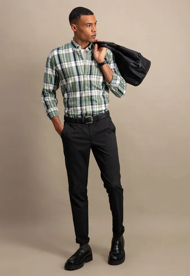 Shirts Men FYNCHHATTON Carroted Shirt With Buttondown Collar Dark Emeraldvibrant Bluerust
