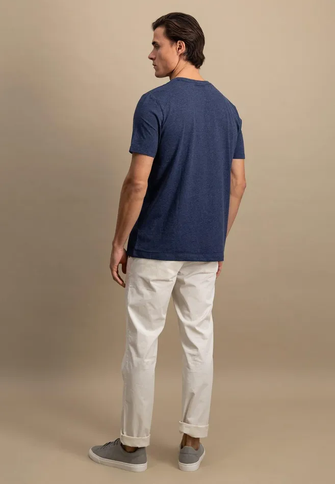 Tshirts Men FYNCHHATTON Tshirt CasualFit With A Round Neckline Summer Breezestrong Bluenavynew Offwhite