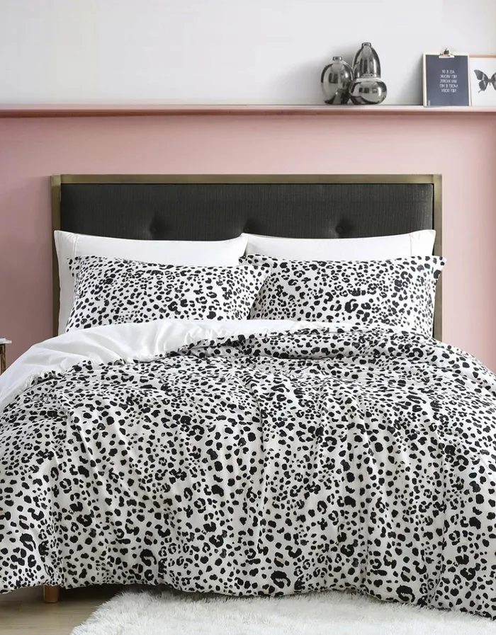 Women BETSEYS TWIN COMFORTER SET WATER LEOPARD Betsey Johnson