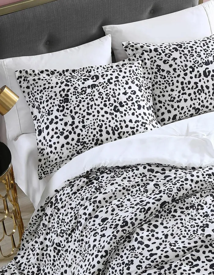 Women BETSEYS TWIN COMFORTER SET WATER LEOPARD Betsey Johnson Women BETSEYS TWIN COMFORTER SET WATER LEOPARD Betsey Johnson
