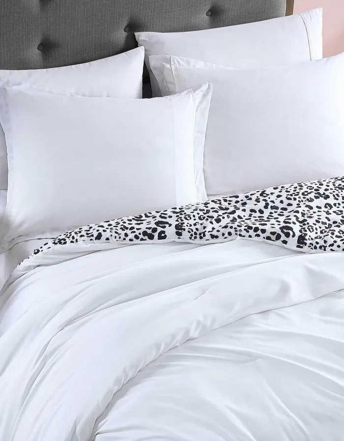 Women BETSEYS TWIN COMFORTER SET WATER LEOPARD Betsey Johnson Women BETSEYS TWIN COMFORTER SET WATER LEOPARD Betsey Johnson