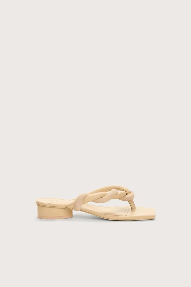 Women Cult Gaia Flats ELM SANDAL 8211 SAND