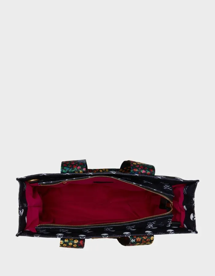 Women MEDIUM TOTE SKULLS Skulls Betsey Johnson