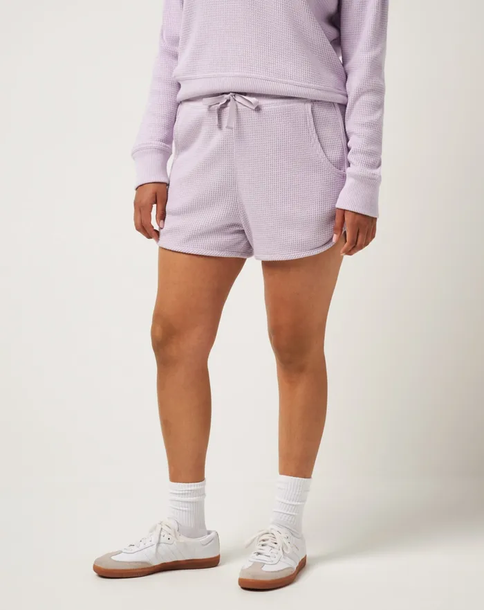 Women Shorts TravisMathew LONG WEEKEND SHORT Heather Iris