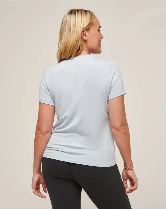 Women Tees TravisMathew CLOUD JERSEY TEE Kentucky Blue